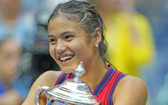 端显得较为 端显得较为