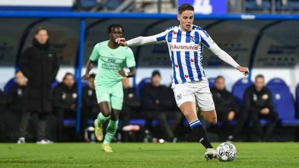 中国足球的 中国足球的